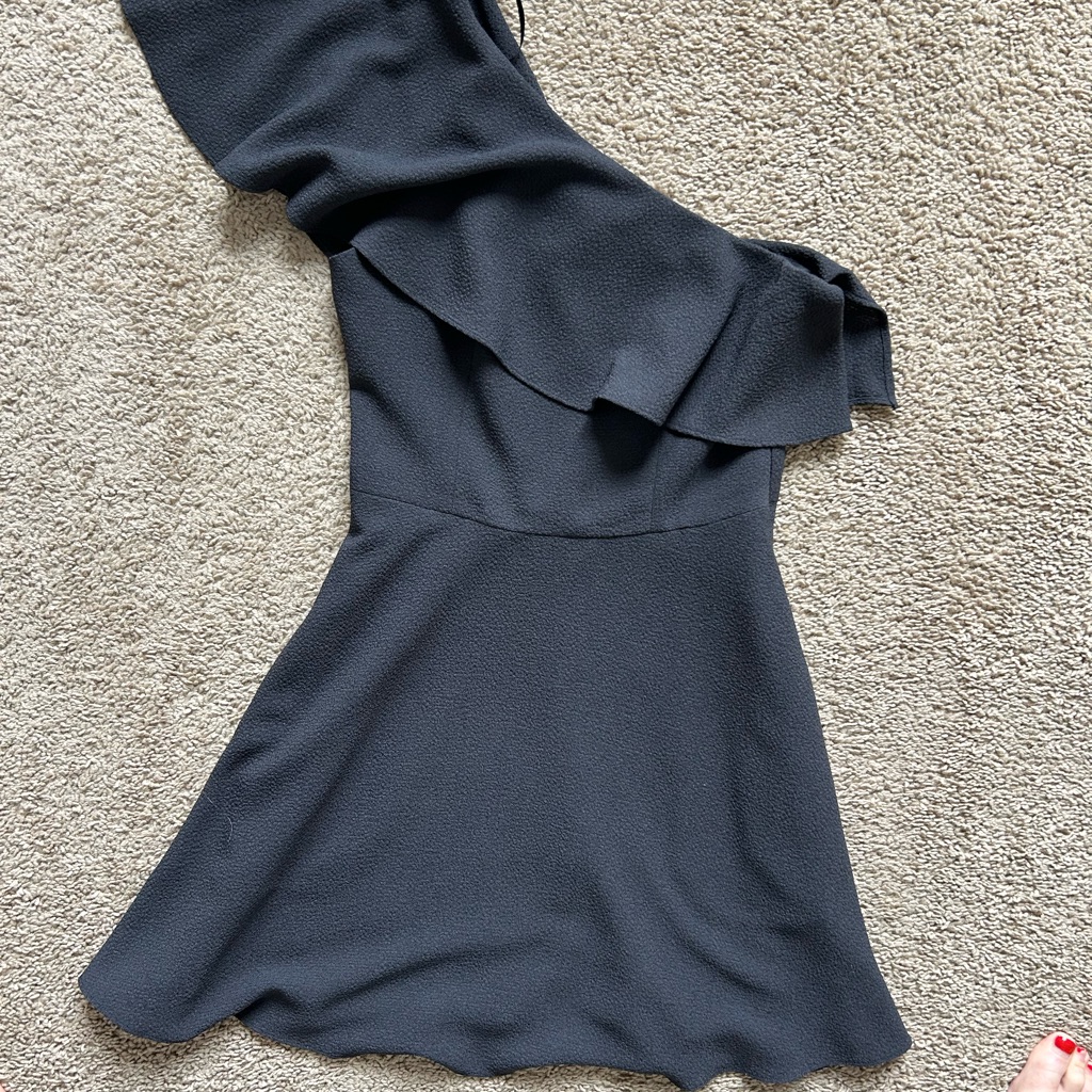 Black Halo Cruz Dress In Gray Size 2 Women’s Cold Shoulder, Worn Once.